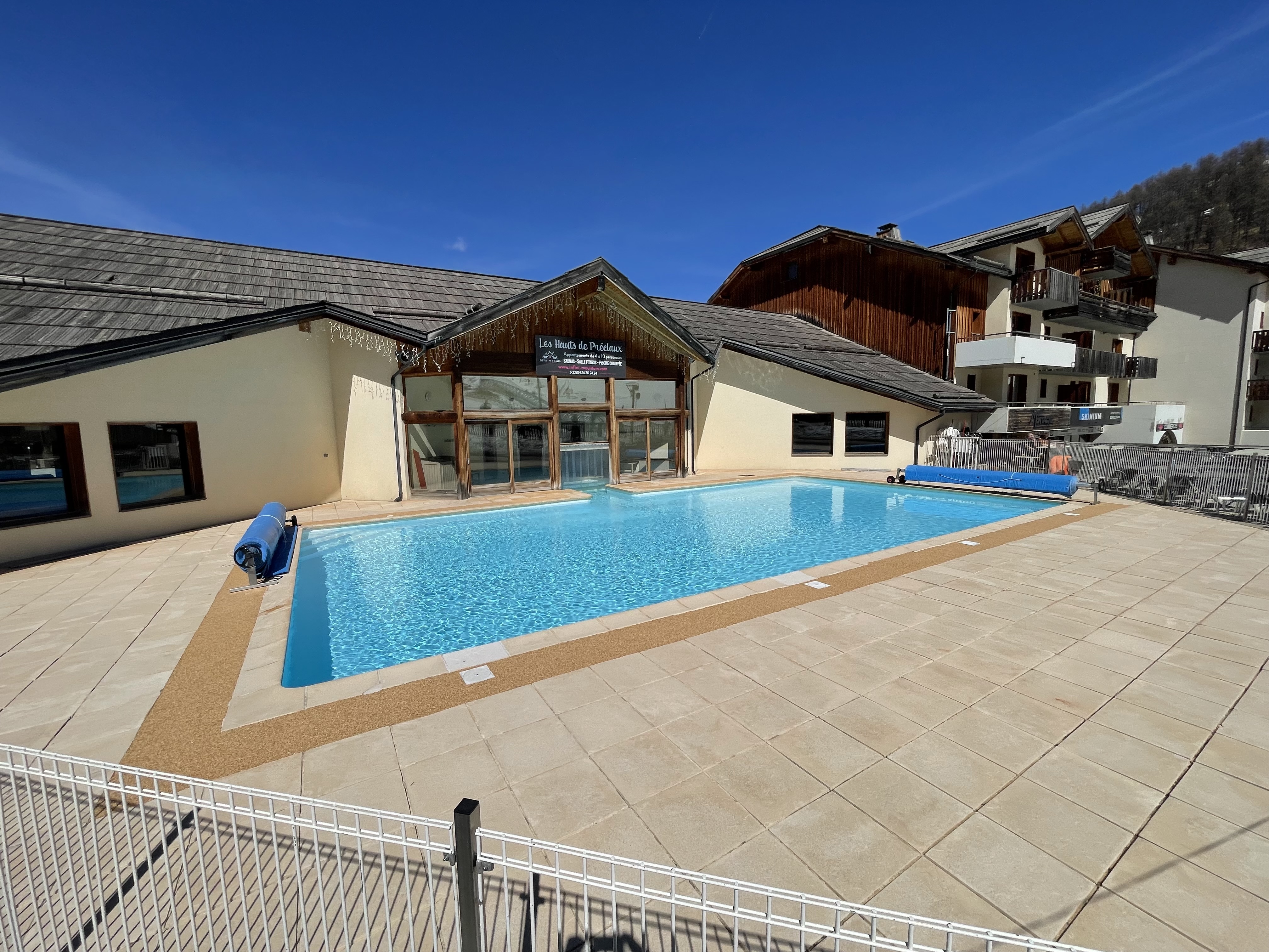 Piscine extérieure 32°C